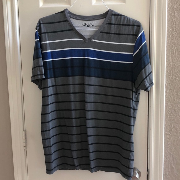 Akuma V-Neck T-Shirt - Picture 8 of 9